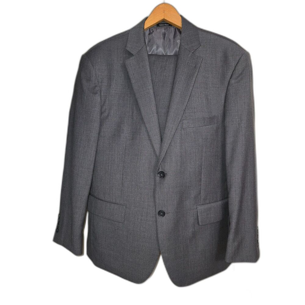 Men's Suit - 42Short - Med Gray - Double Vented. Flat front pants. Pronto Uomo